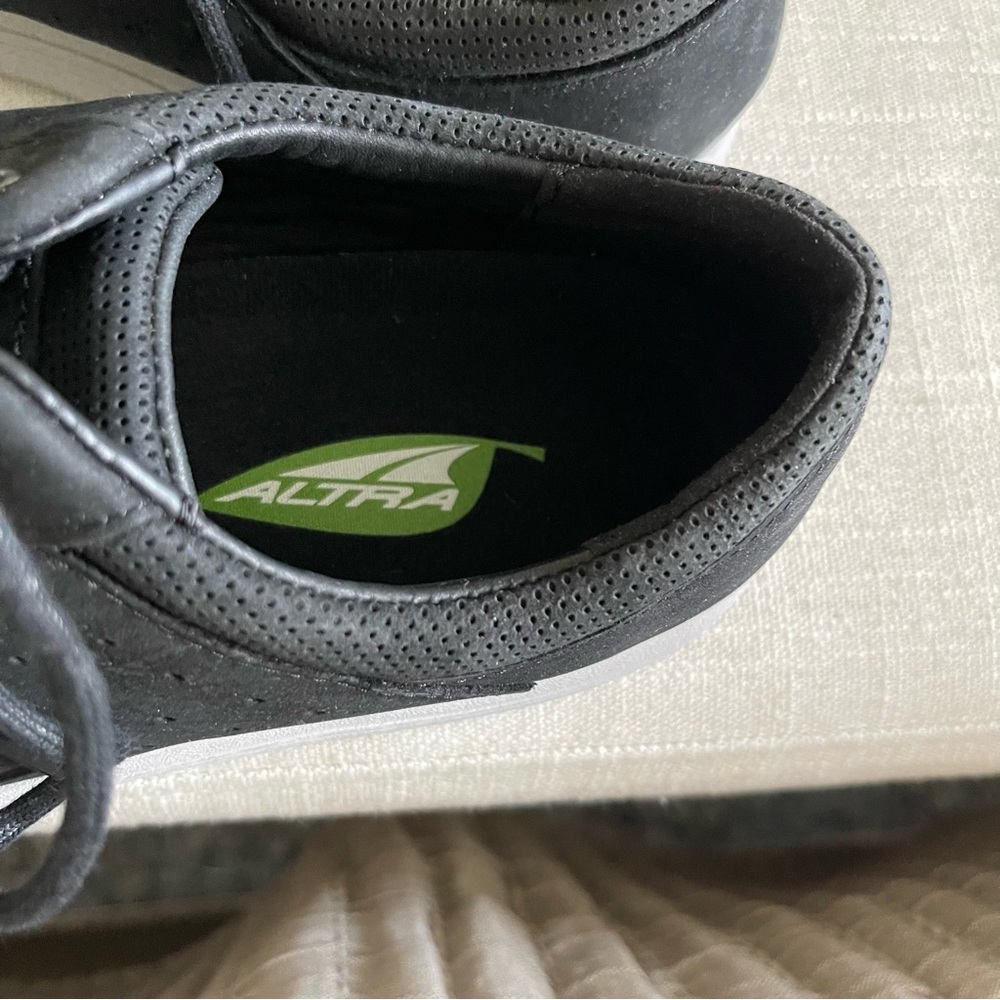 Altra Black Men's 9.5 Sneakers - Picture 5 of 7